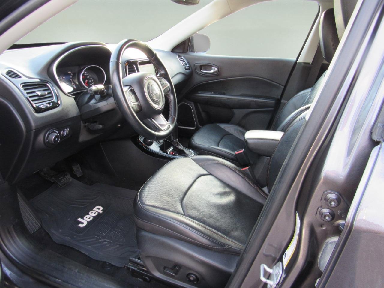 Used 2021 Jeep Compass Limited w/ Sun and Sound Group image 13