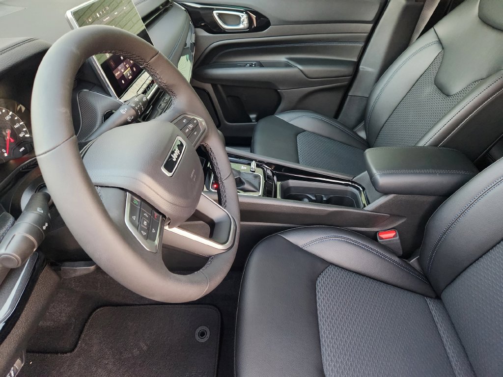 New 2026 Jeep Compass Latitude AWD/4WD image 10