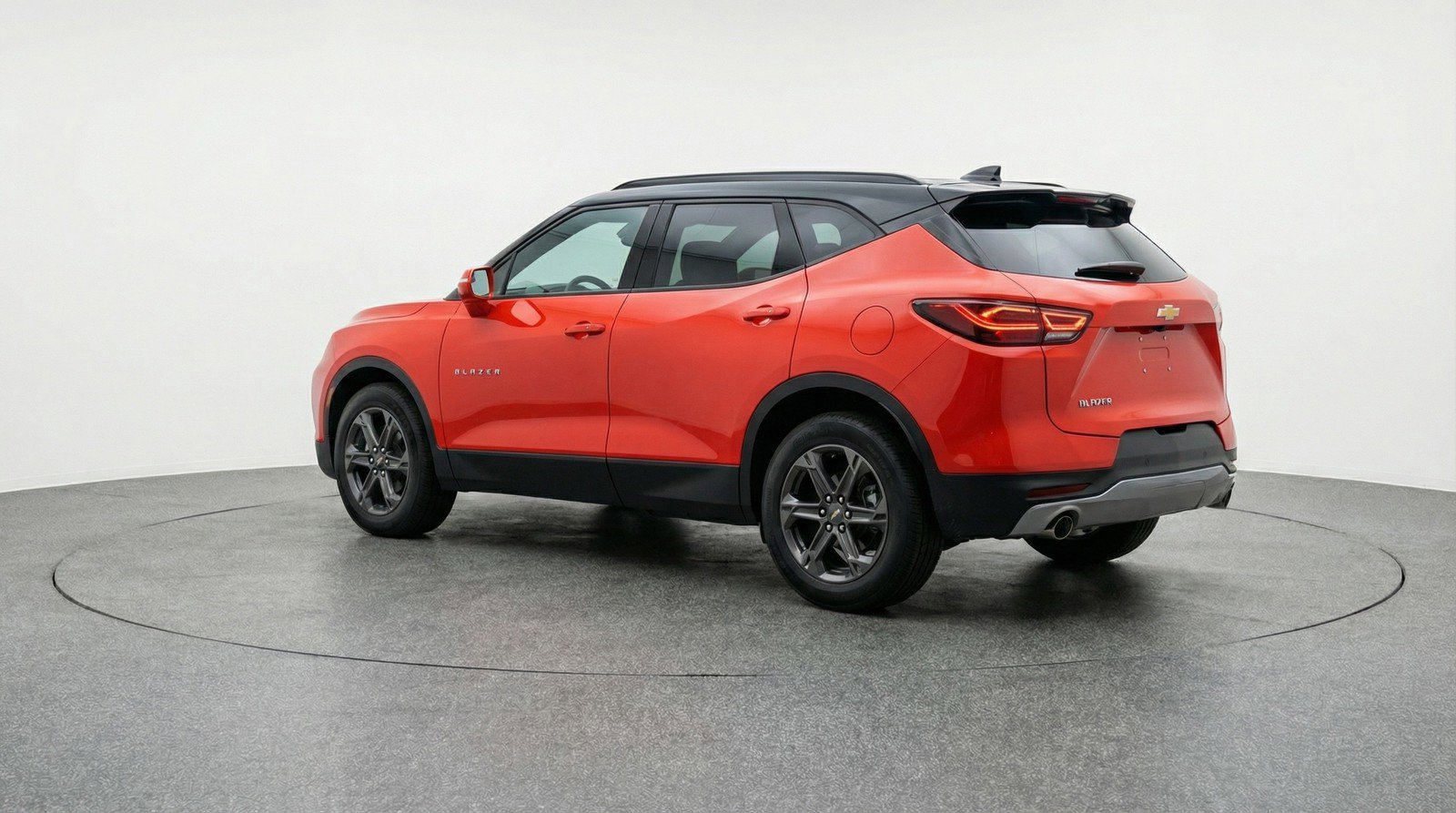 Used 2025 Chevrolet Blazer LT FWD image 6