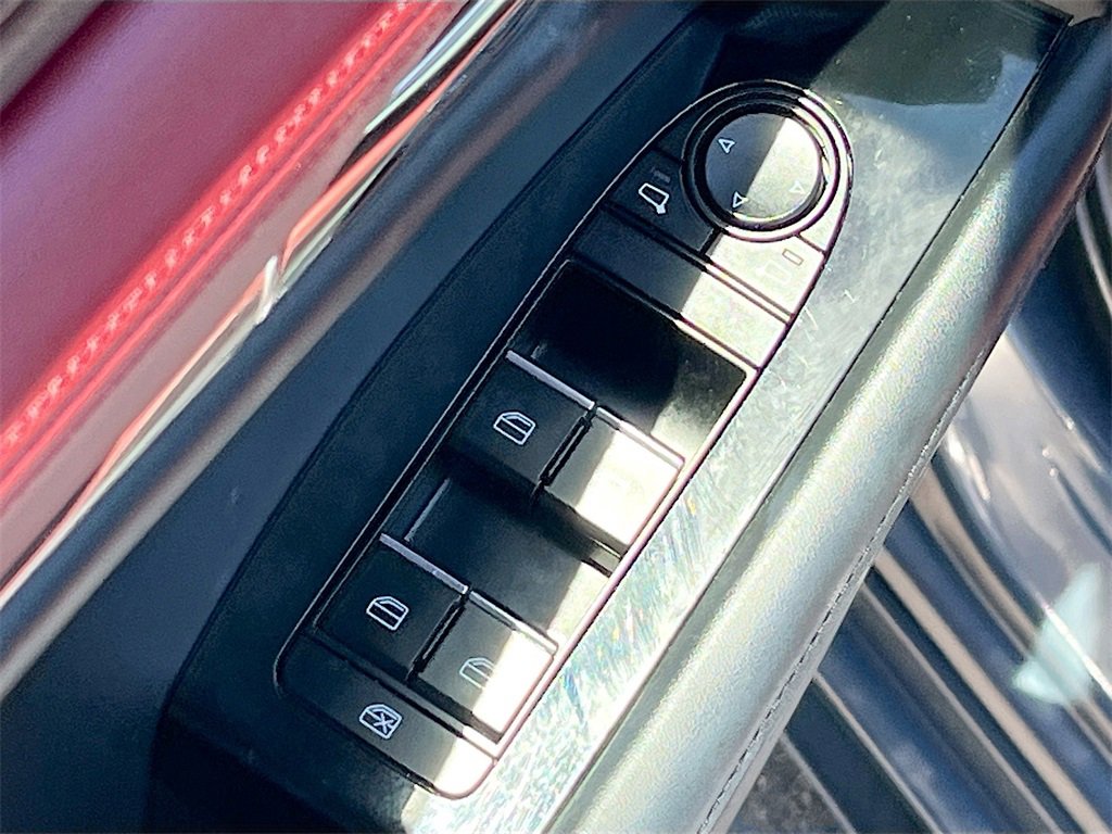 Used 2020 MAZDA MAZDA3 Hatchback w/ Premium Package image 18