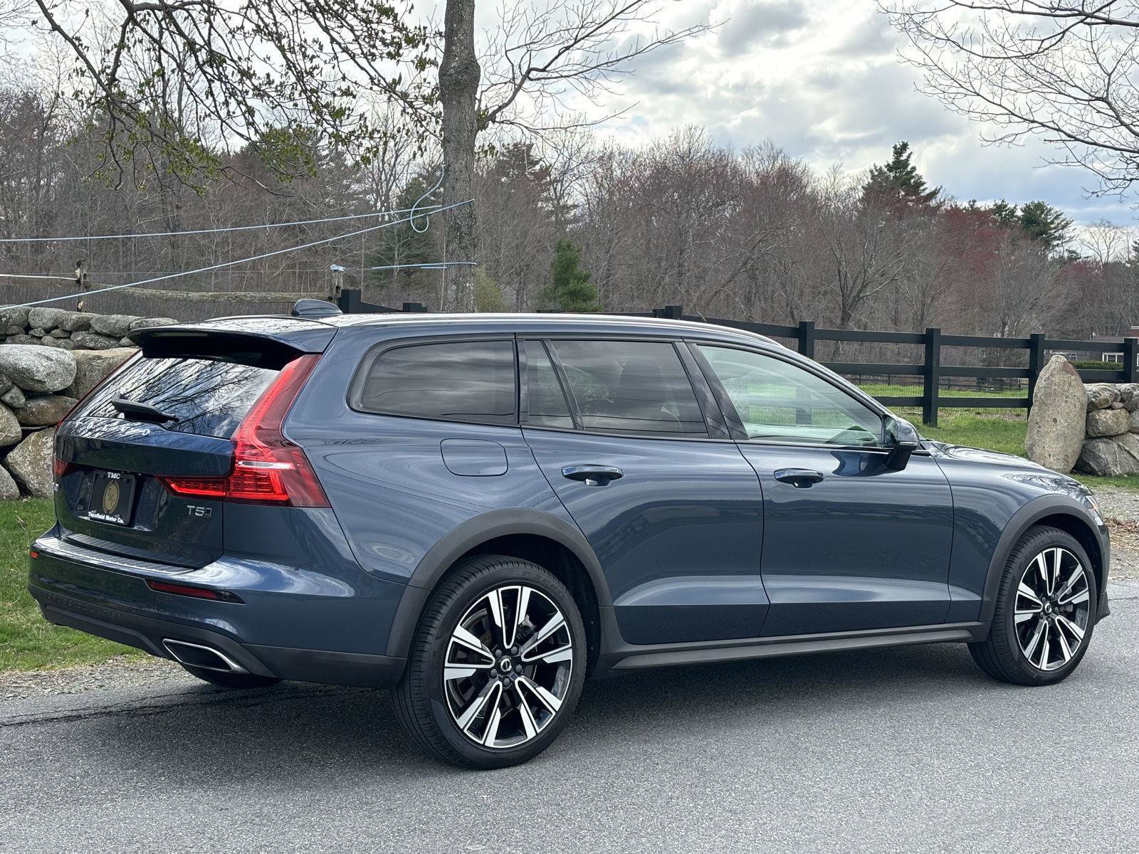 Used 2021 Volvo V60 T5 Cross Country w/ Climate Package AWD/4WD image 19