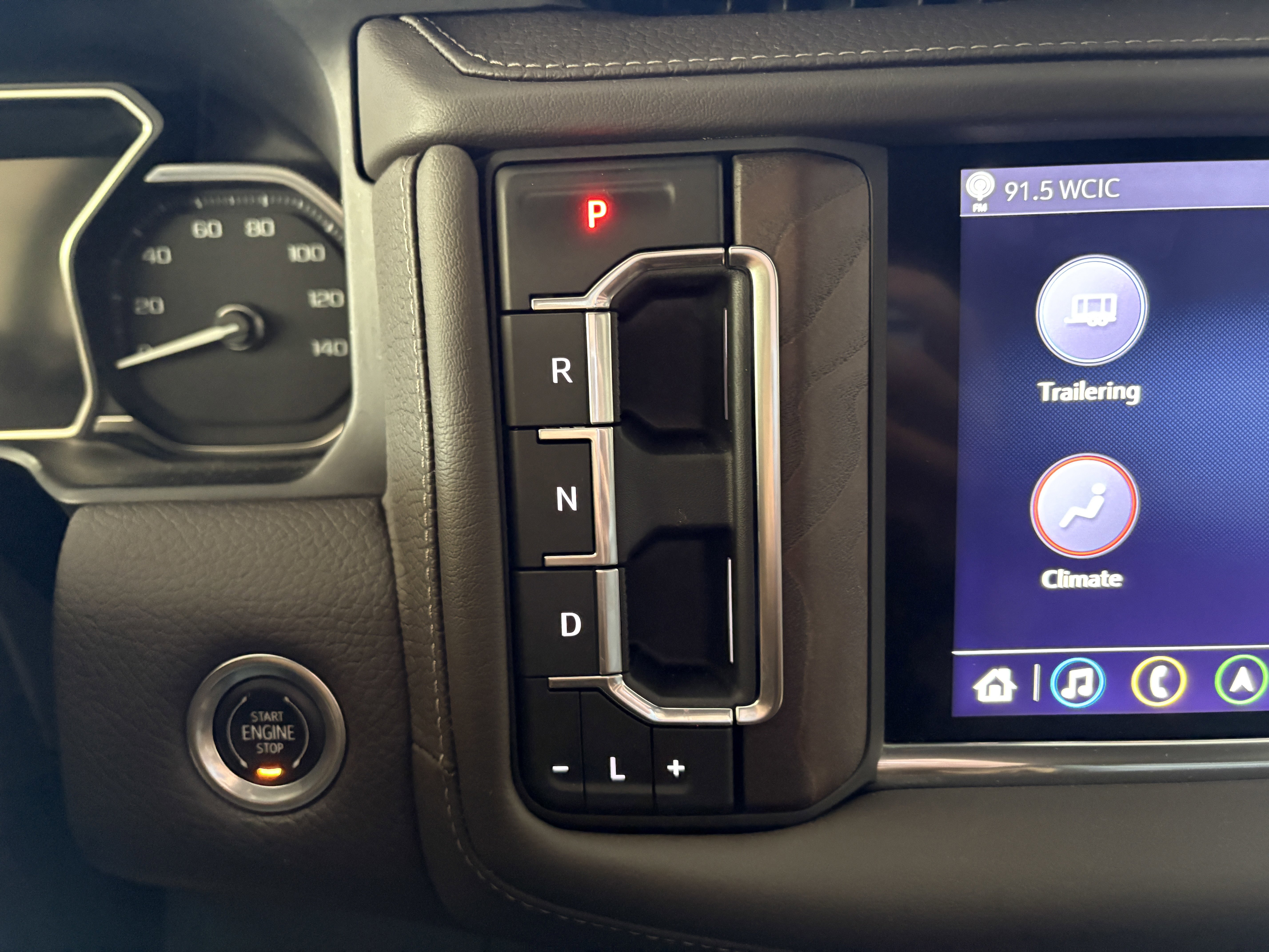 Used 2021 GMC Yukon XL Denali w/ Denali Ultimate Package image 16