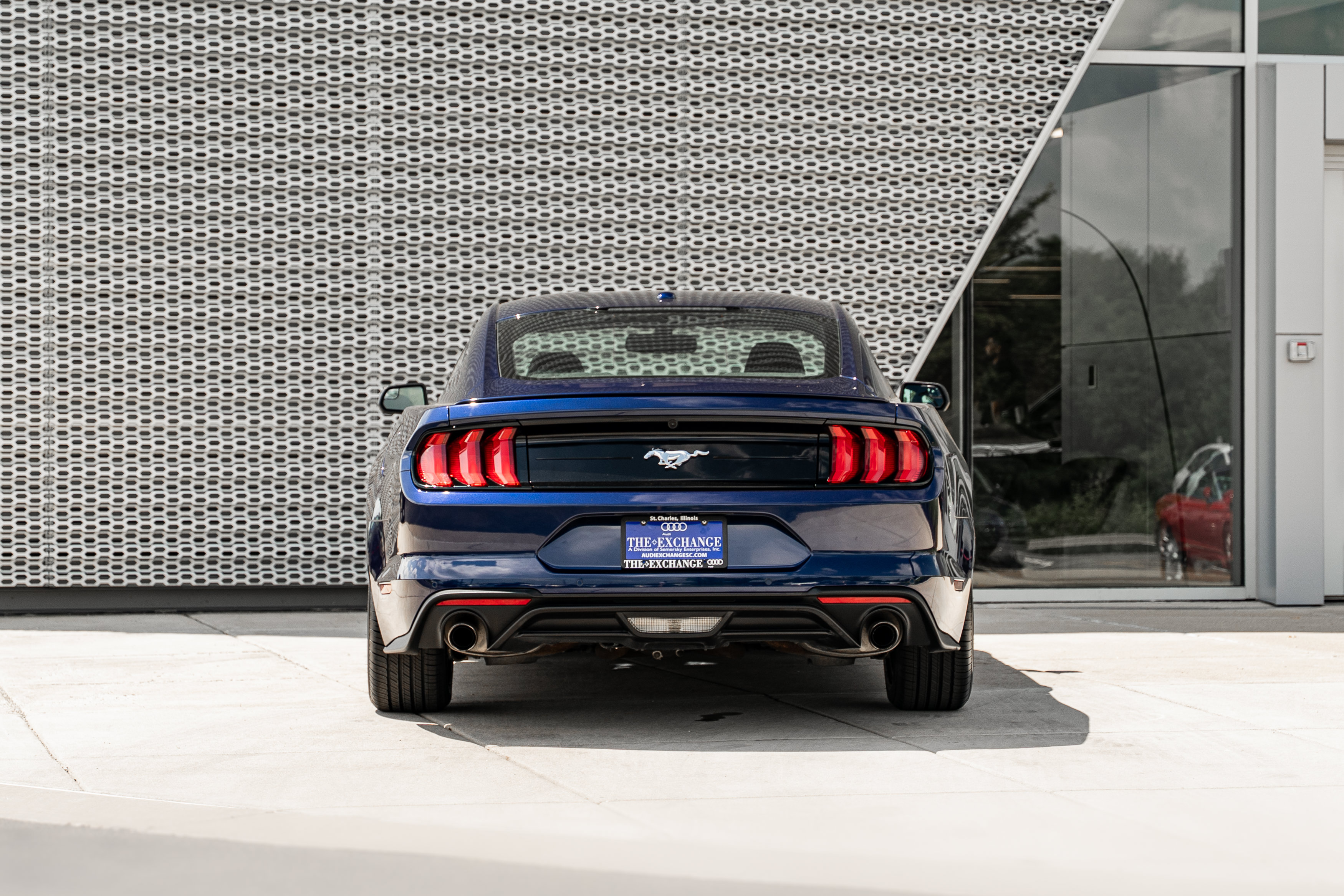 Used 2018 Ford Mustang Coupe w/ Equipment Group 101A RWD image 29