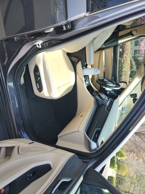 Used 2022 Jeep Grand Cherokee L Limited w/ Black Appearance Package image 9