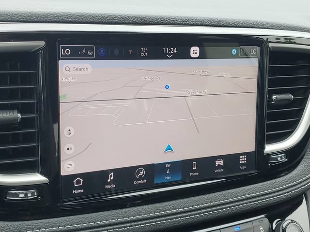 New 2027 Chrysler Pacifica Limited w/ Family Tech Group AWD/4WD image 26