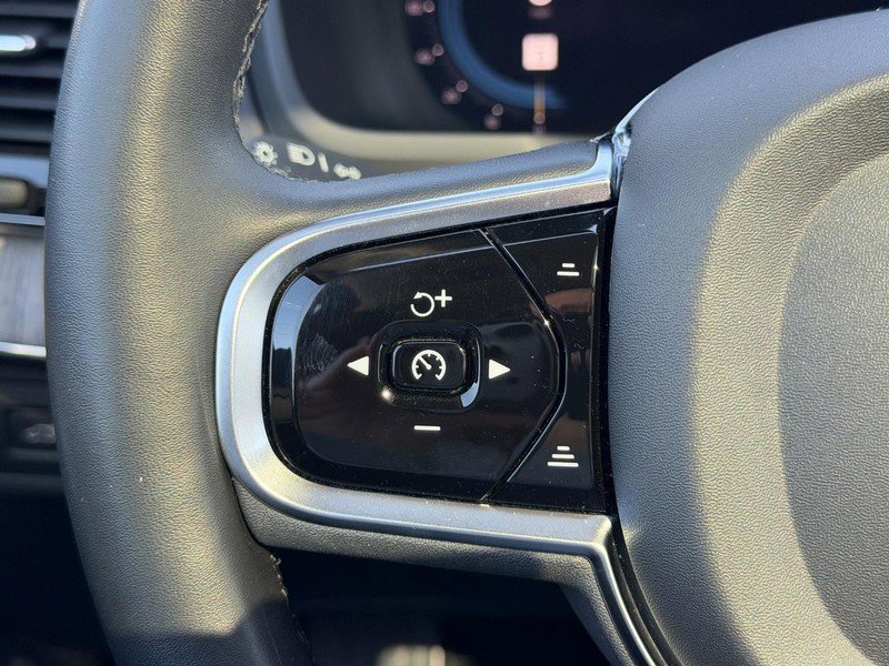 Certified 2023 Volvo XC90 B6 Ultimate w/ Protection Package Premier AWD/4WD image 20