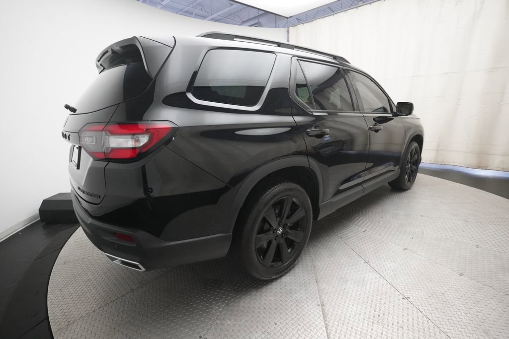 Certified 2025 Honda Pilot Black Edition image 38