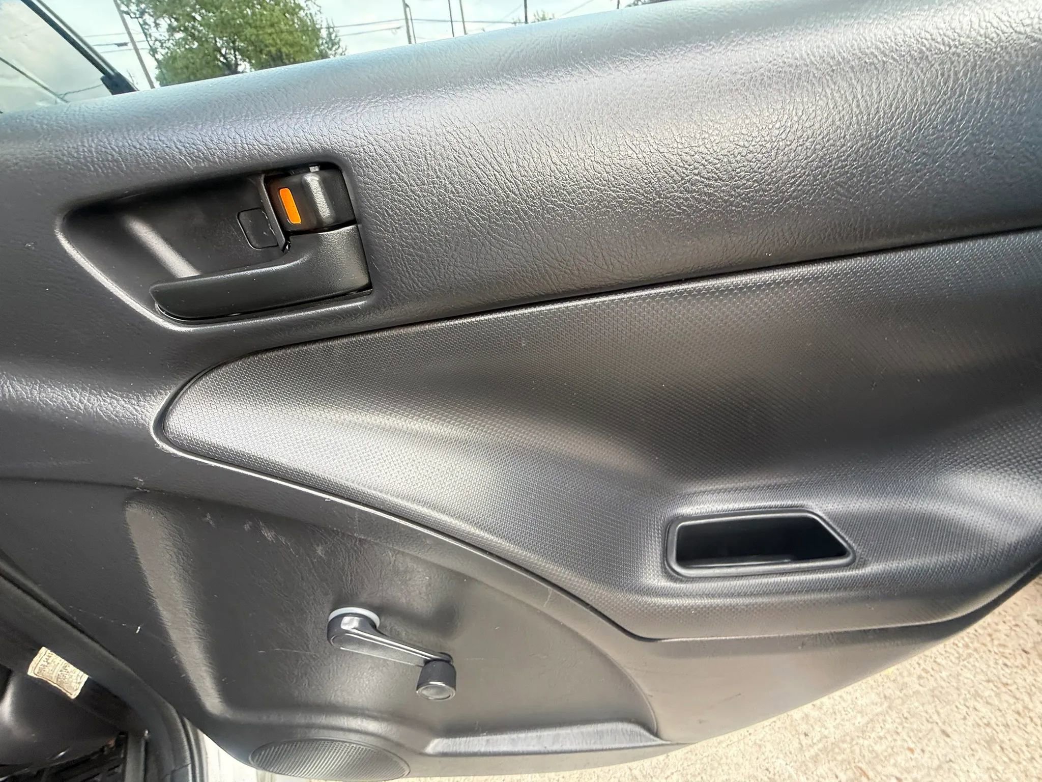 Used 2004 Toyota Matrix FWD image 22