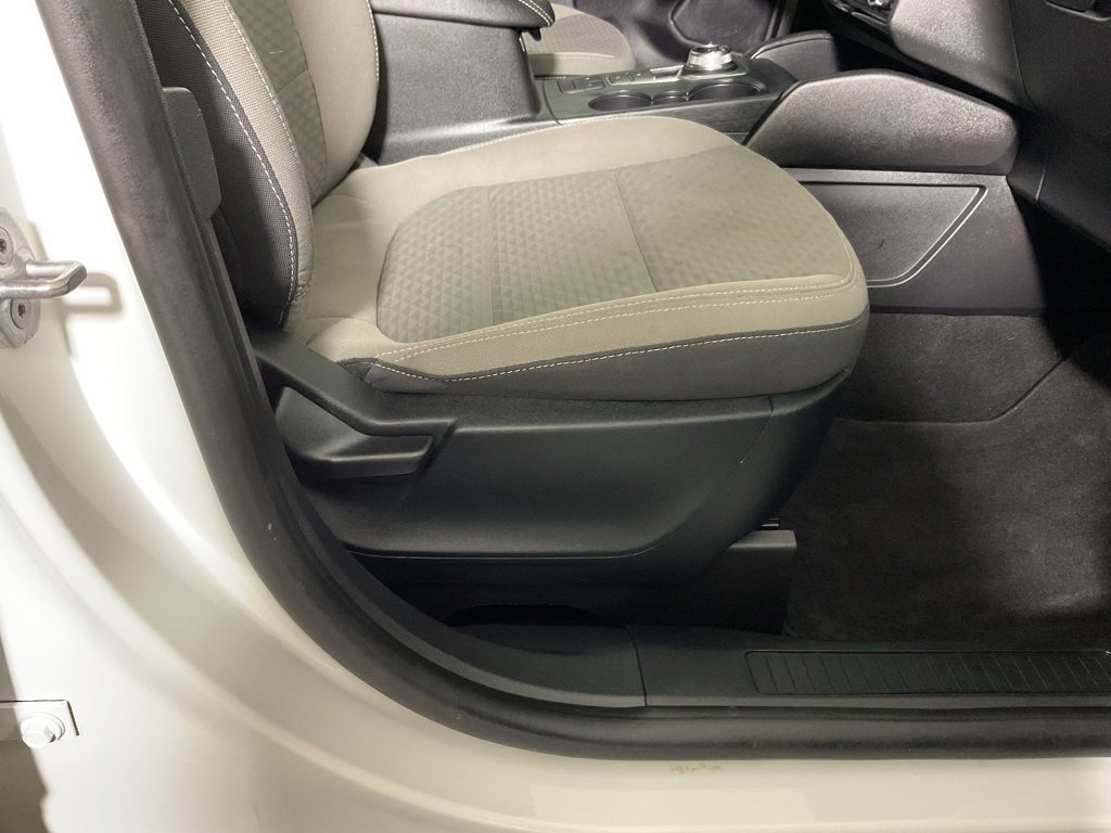 Used 2022 Ford Escape SE image 35