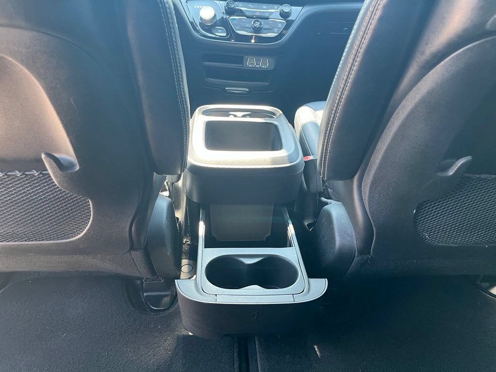 Used 2025 Chrysler Pacifica Select FWD image 33