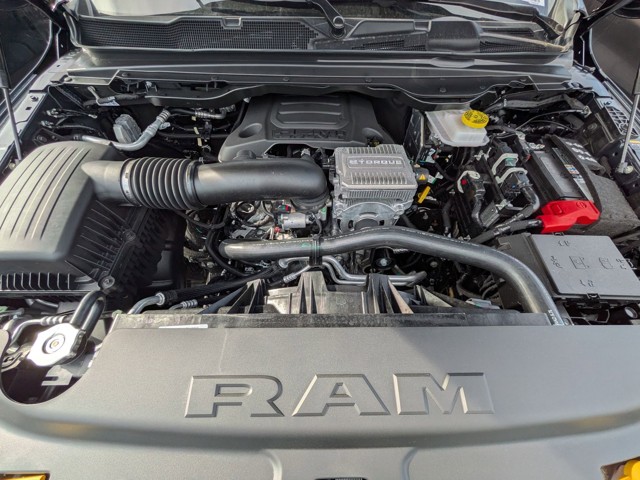 New 2026 RAM 1500 4x4 Crew Cab image 32