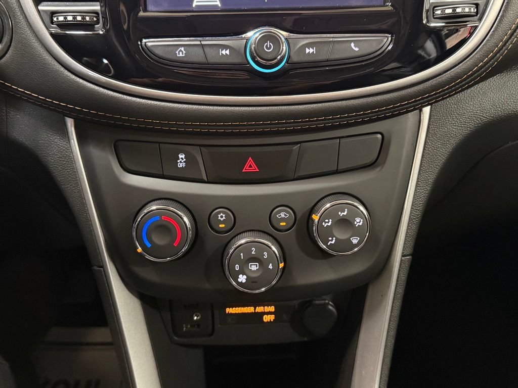 Used 2022 Chevrolet Trax LT w/ LT Convenience Package AWD/4WD image 14
