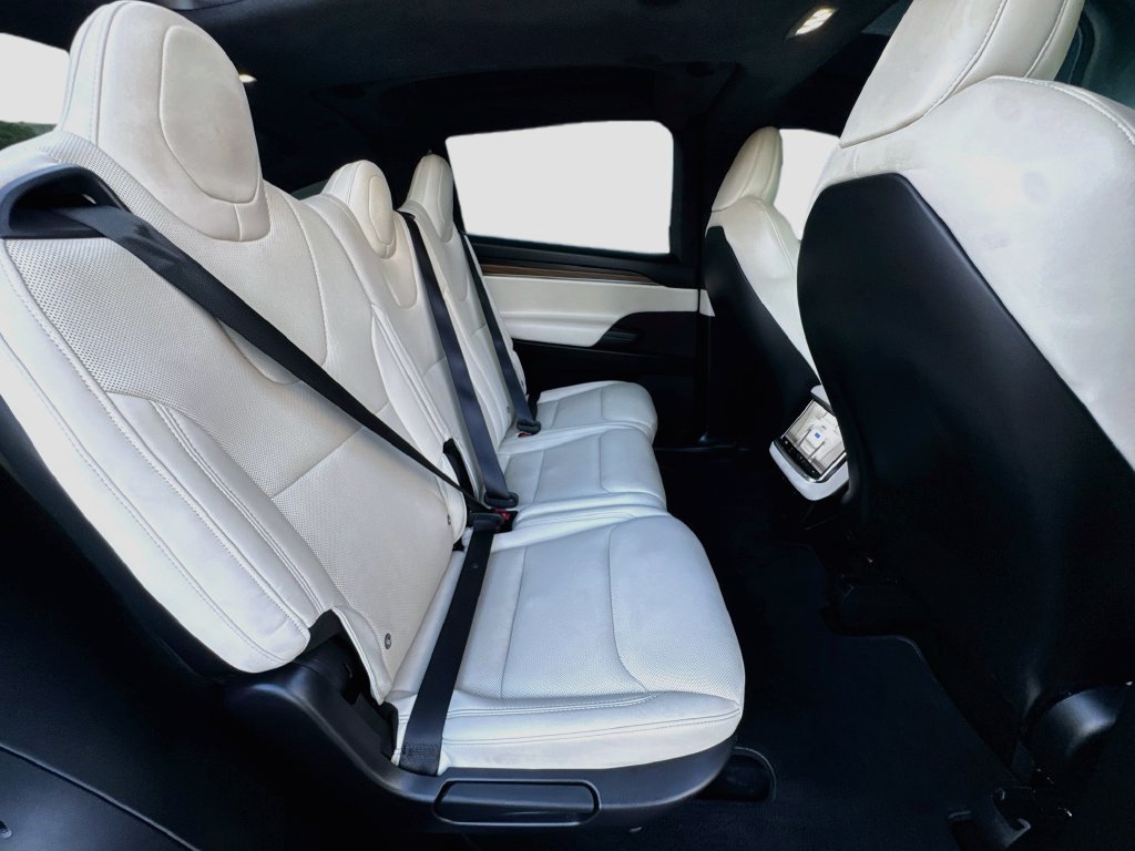 Used 2023 Tesla Model X AWD/4WD image 28