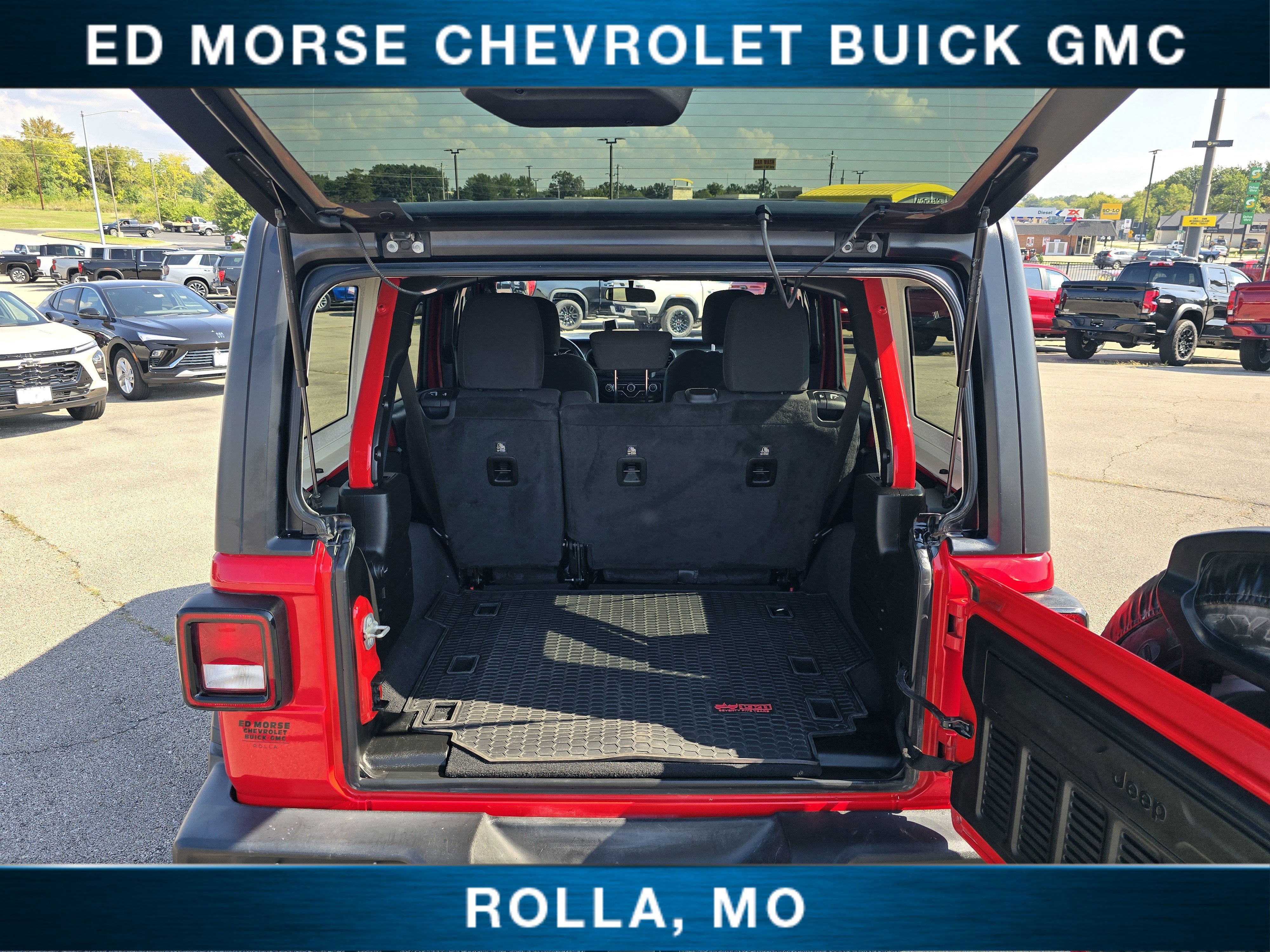 Used 2018 Jeep Wrangler Unlimited Sport S image 28