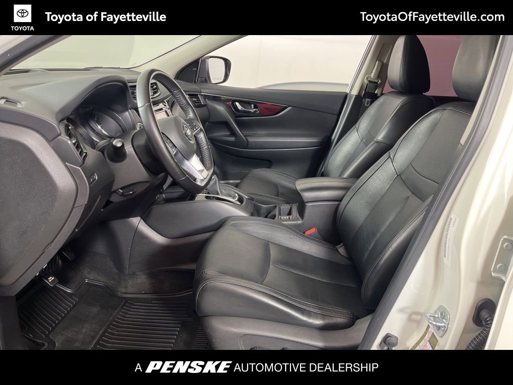 Used 2017 Nissan Rogue Sport SL w/ SL Premium Package image 22