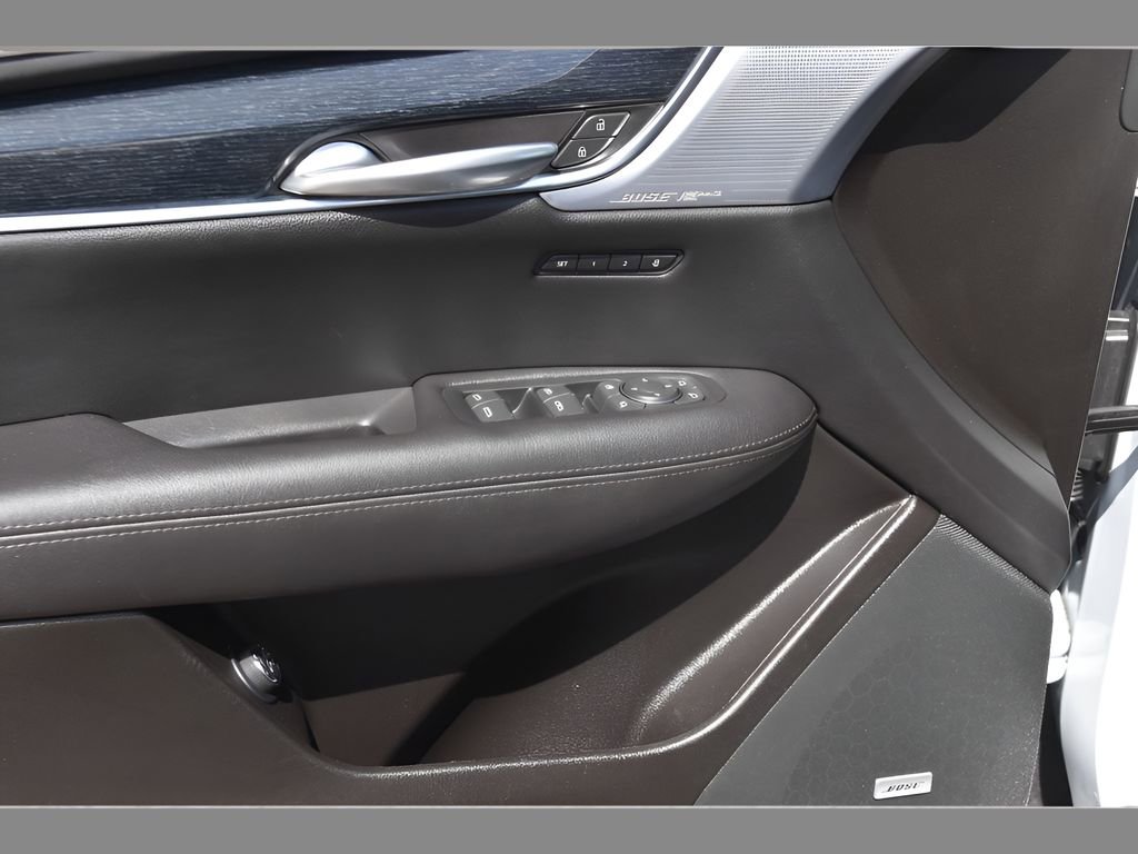 Used 2025 Cadillac XT5 Premium Luxury FWD image 27