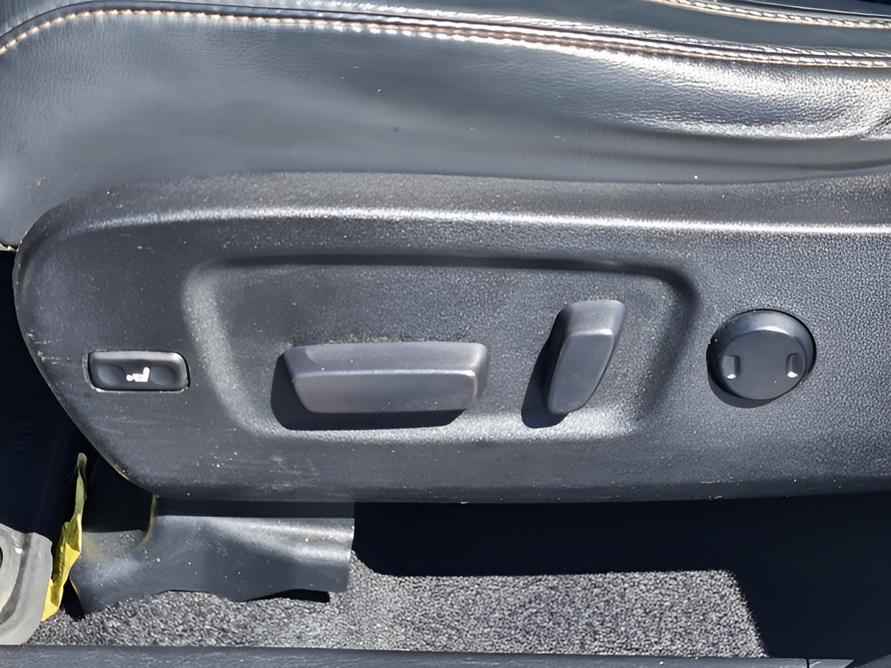 Used 2016 Toyota Highlander XLE AWD/4WD image 14