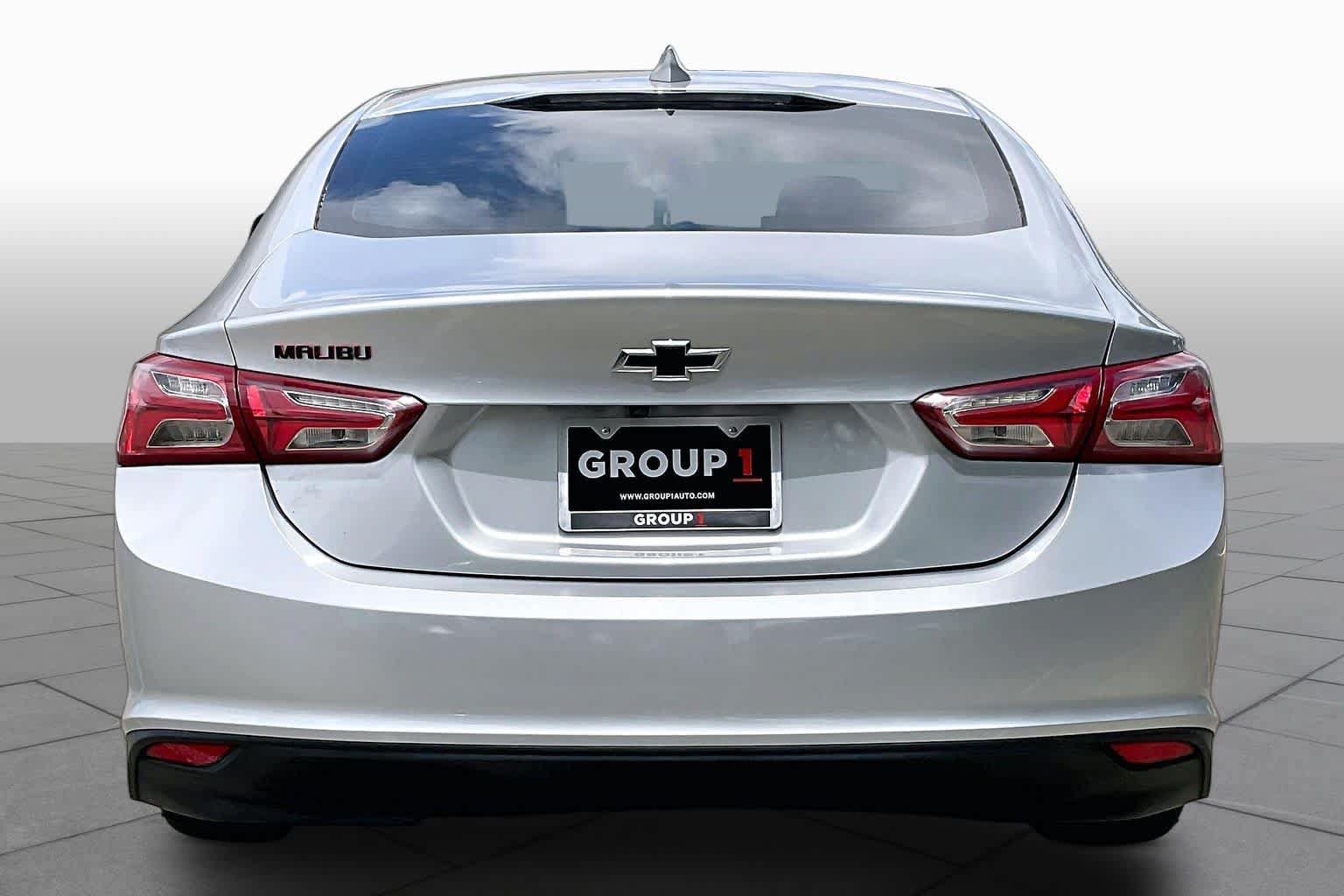 Used 2021 Chevrolet Malibu LT w/ Redline Edition FWD image 5