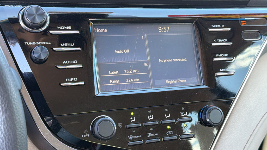 Certified 2018 Toyota Camry LE FWD image 15