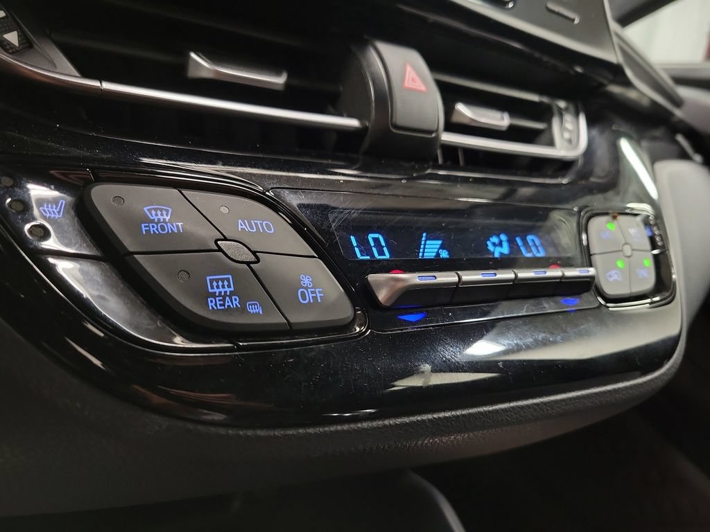 Used 2018 Toyota C-HR XLE FWD image 20