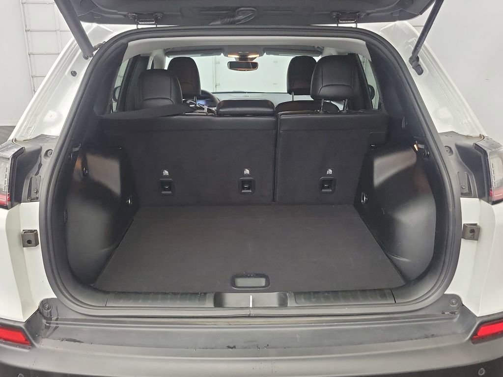 Used 2023 Jeep Cherokee Altitude Lux image 19