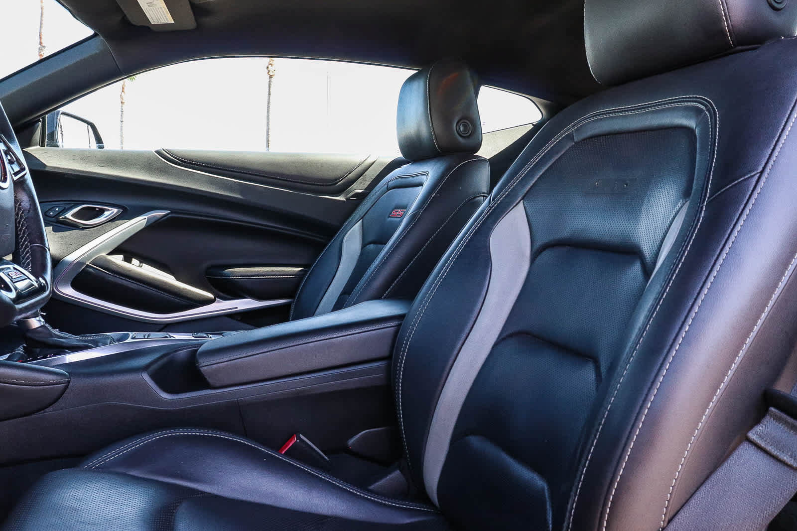 Used 2018 Chevrolet Camaro SS w/ Redline Edition RWD image 24