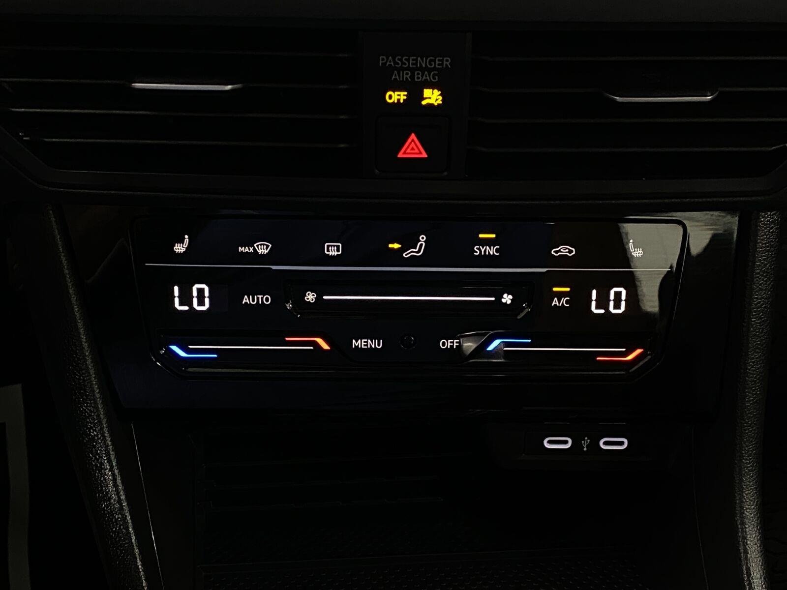 Certified 2025 Volkswagen Jetta SE FWD image 22
