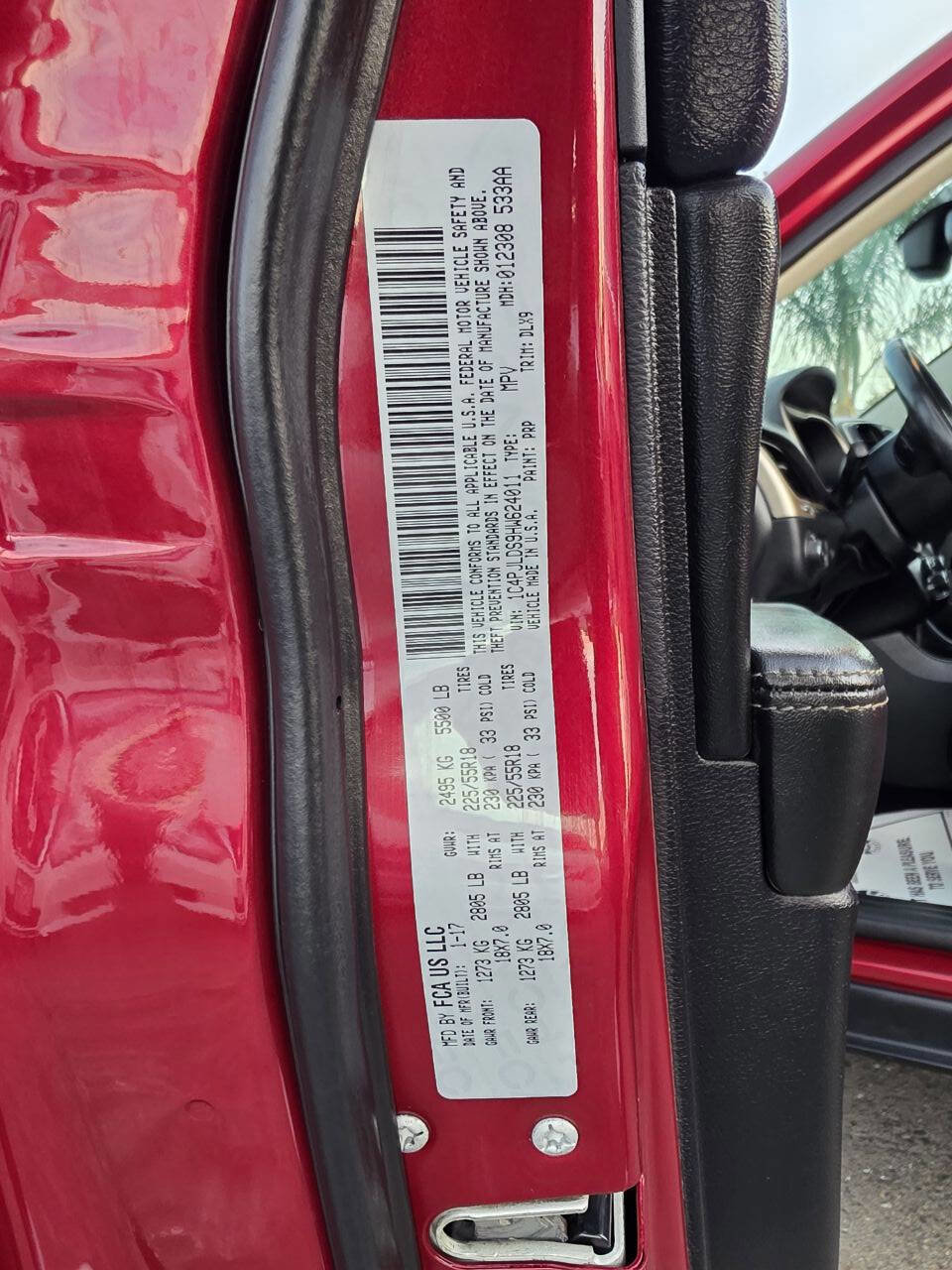 Used 2017 Jeep Cherokee Limited w/ Luxury Group image 19