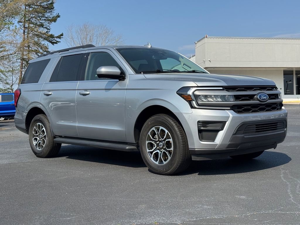Used 2024 Ford Expedition XLT image 2