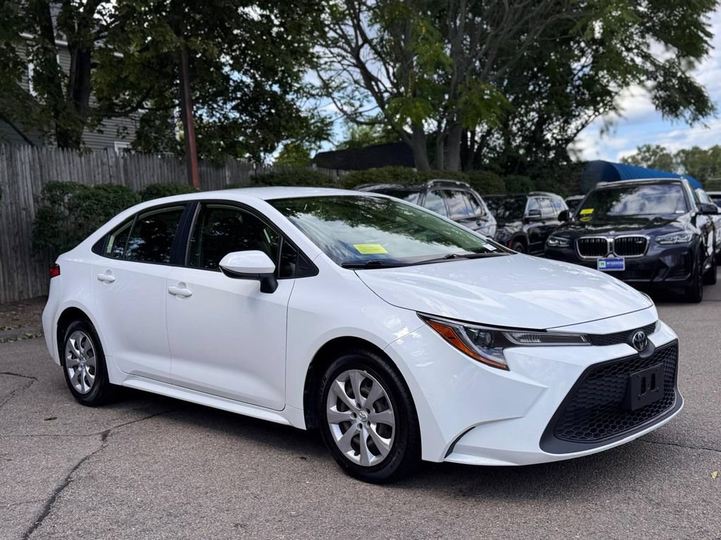 Used 2021 Toyota Corolla LE w/ Carpet Mat Package (TMS) FWD image 8