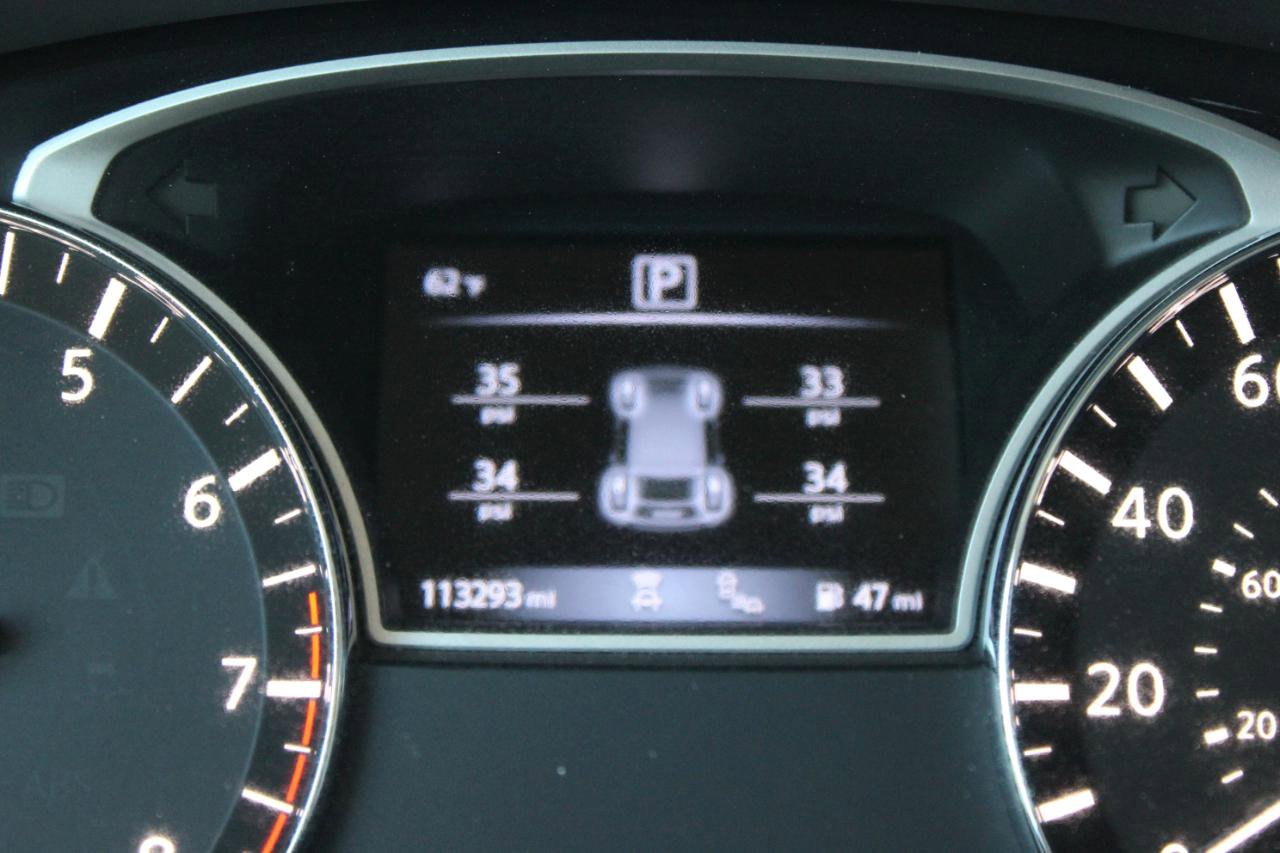 Used 2017 Nissan Pathfinder Platinum w/ Cargo Package FWD image 23