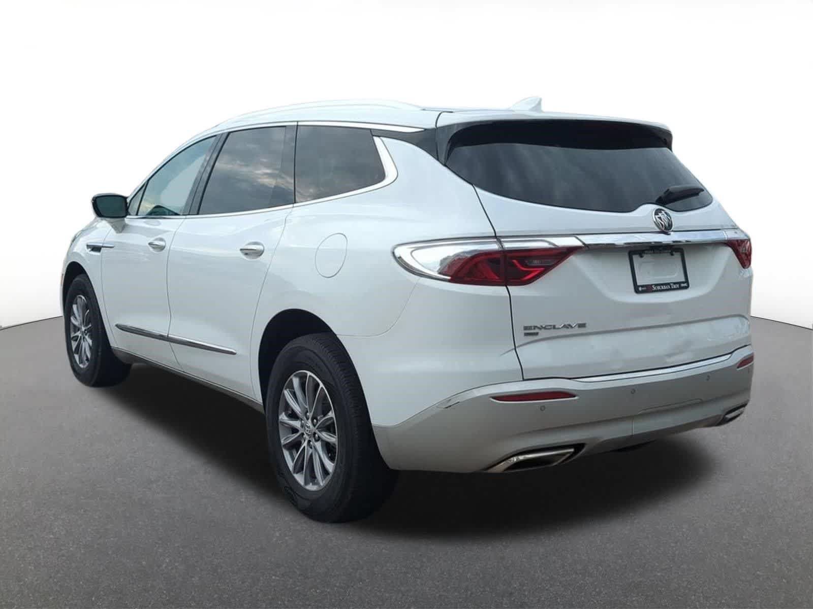 Used 2024 Buick Enclave Essence w/ Sound and Sites Package AWD/4WD image 4