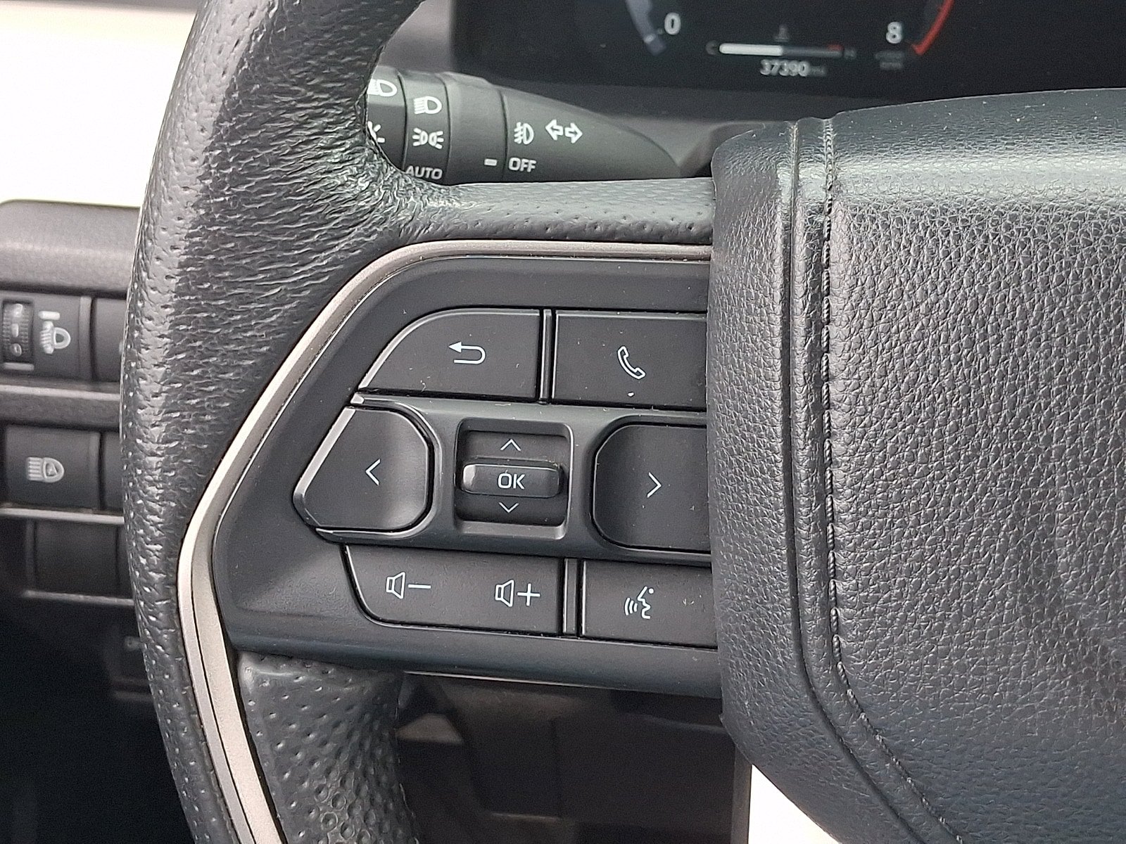 Used 2024 Toyota Tacoma TRD Off-Road AWD/4WD image 21