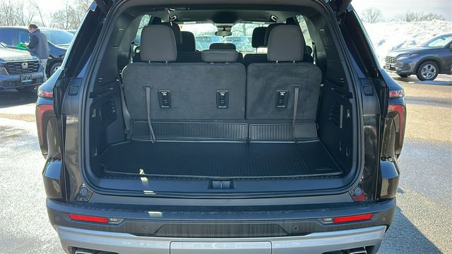 Used 2024 Chevrolet Traverse LT image 25