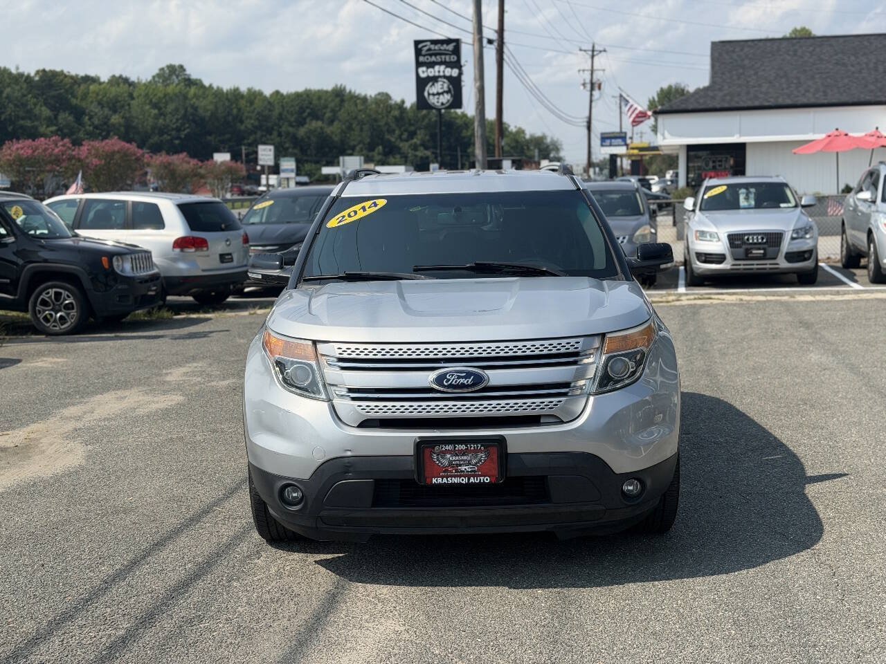 Used 2014 Ford Explorer XLT w/ Equipment Group 201A AWD/4WD image 3