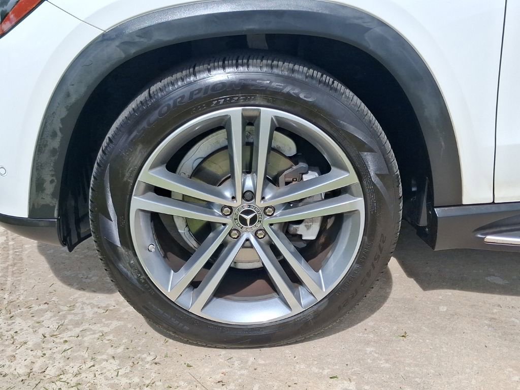 Used 2021 Mercedes-Benz GLE 350 4MATIC image 3