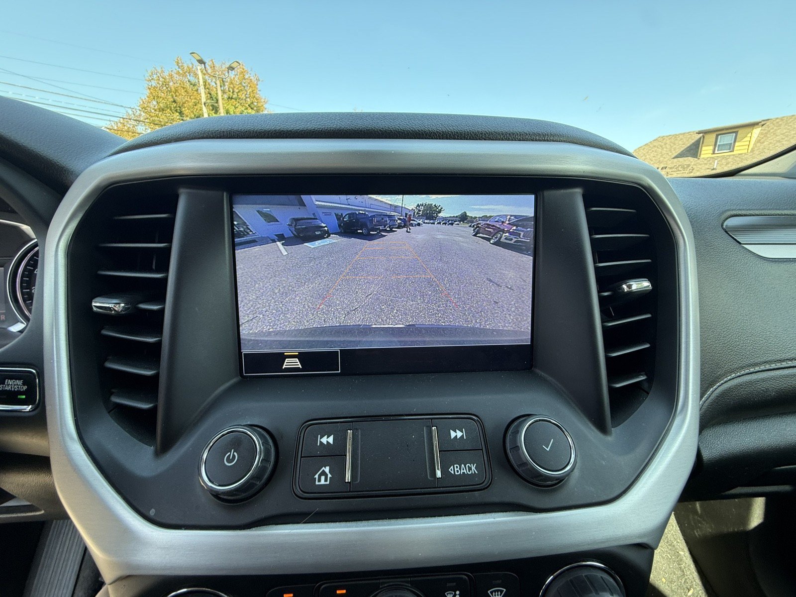 Used 2023 GMC Acadia SLT AWD/4WD image 15