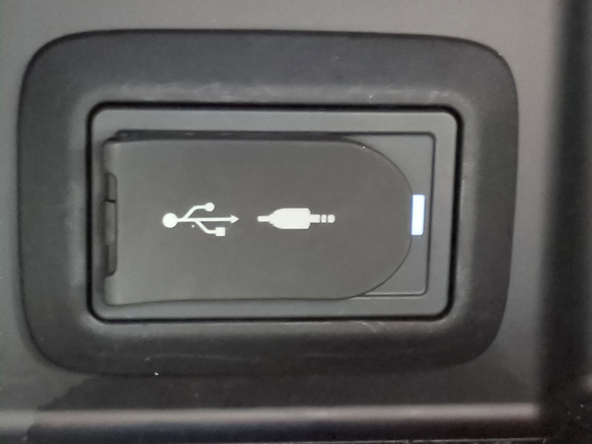 Used 2022 Toyota Venza Limited w/ Advanced Technology Package image 19