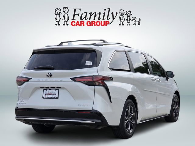 Used 2026 Toyota Sienna Platinum image 4