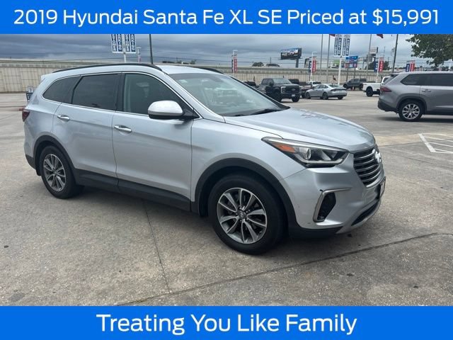 Used 2019 Hyundai Santa Fe XL SE FWD image 1