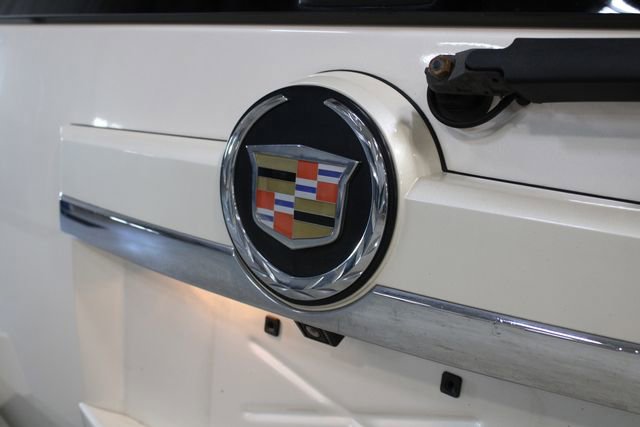 Used 2013 Cadillac Escalade Premium image 30