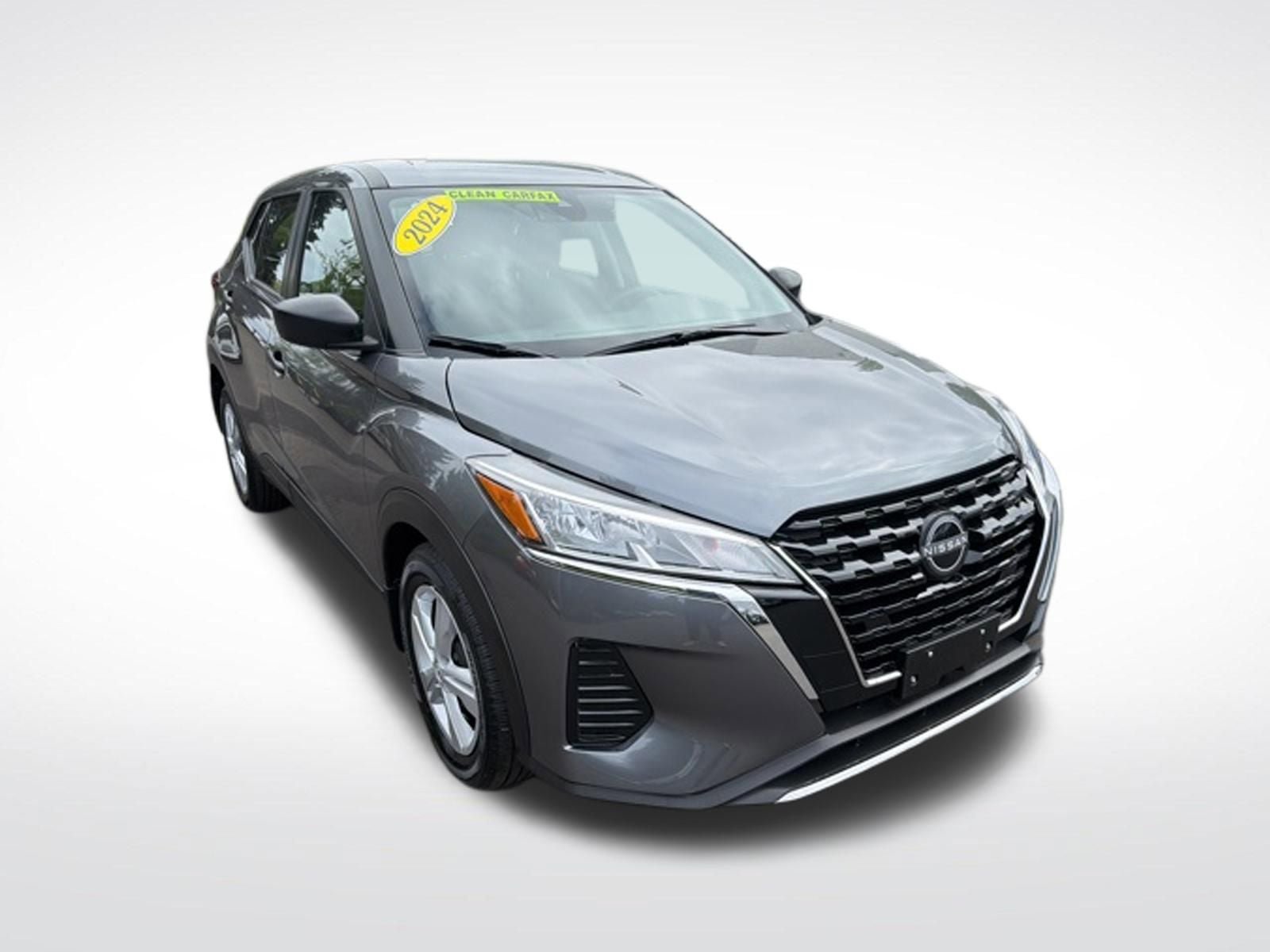 Used 2024 Nissan Kicks S FWD image 1