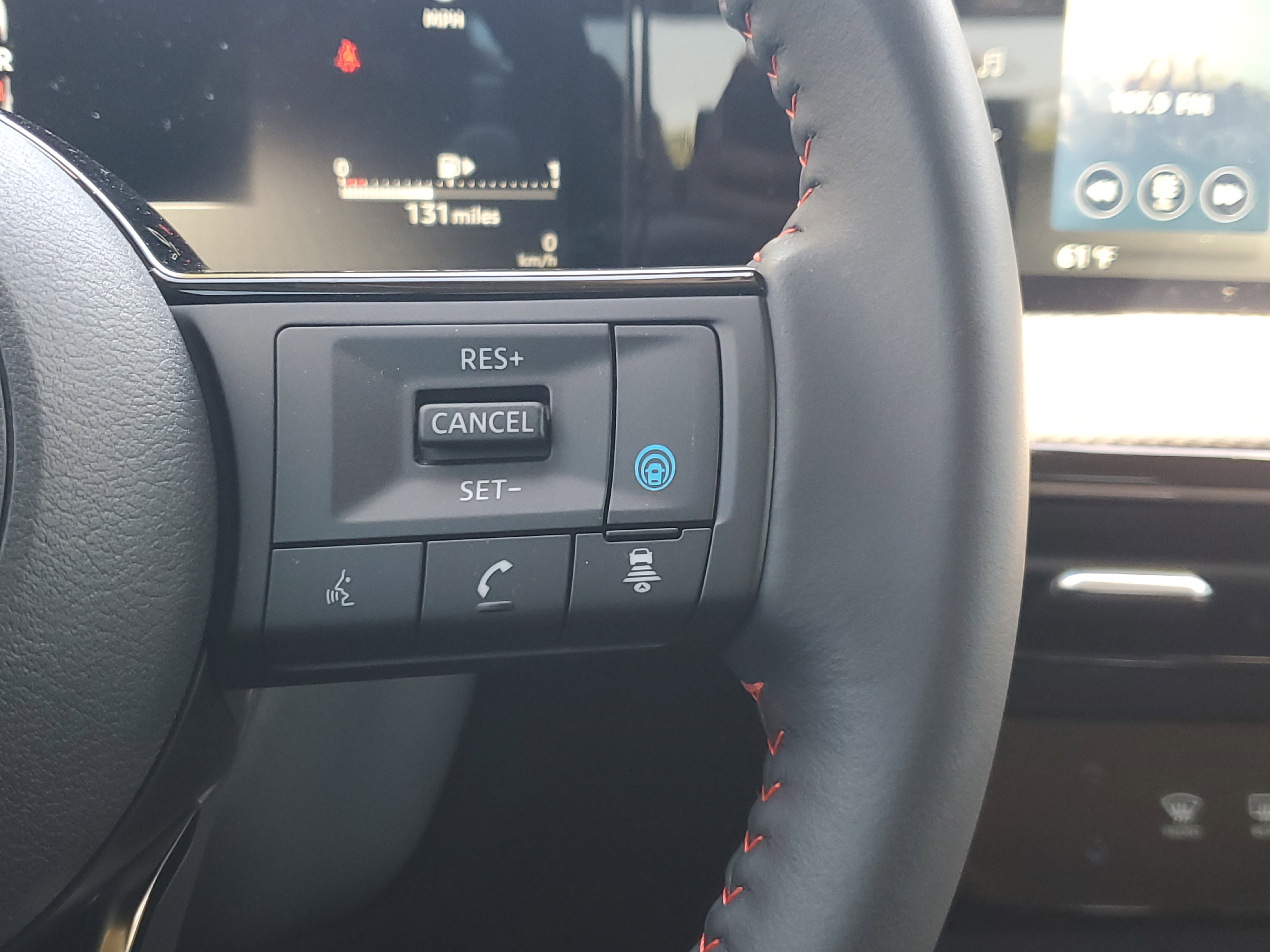 Certified 2025 Nissan Kicks SR image 19