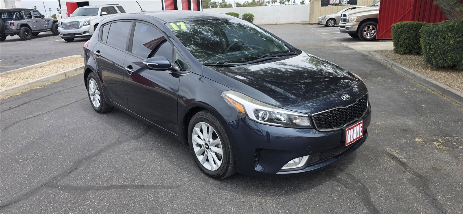 Used 2017 Kia Forte LX w/ Option Group 020 FWD image 2