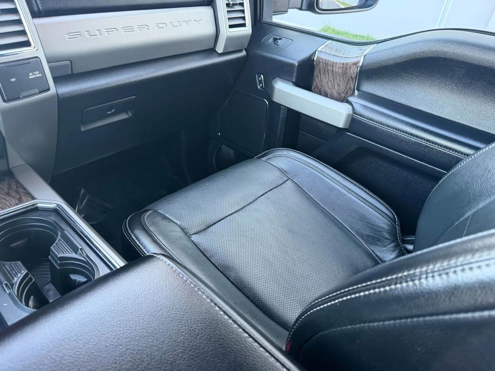 Used 2017 Ford F250 Lariat w/ Chrome Package image 25