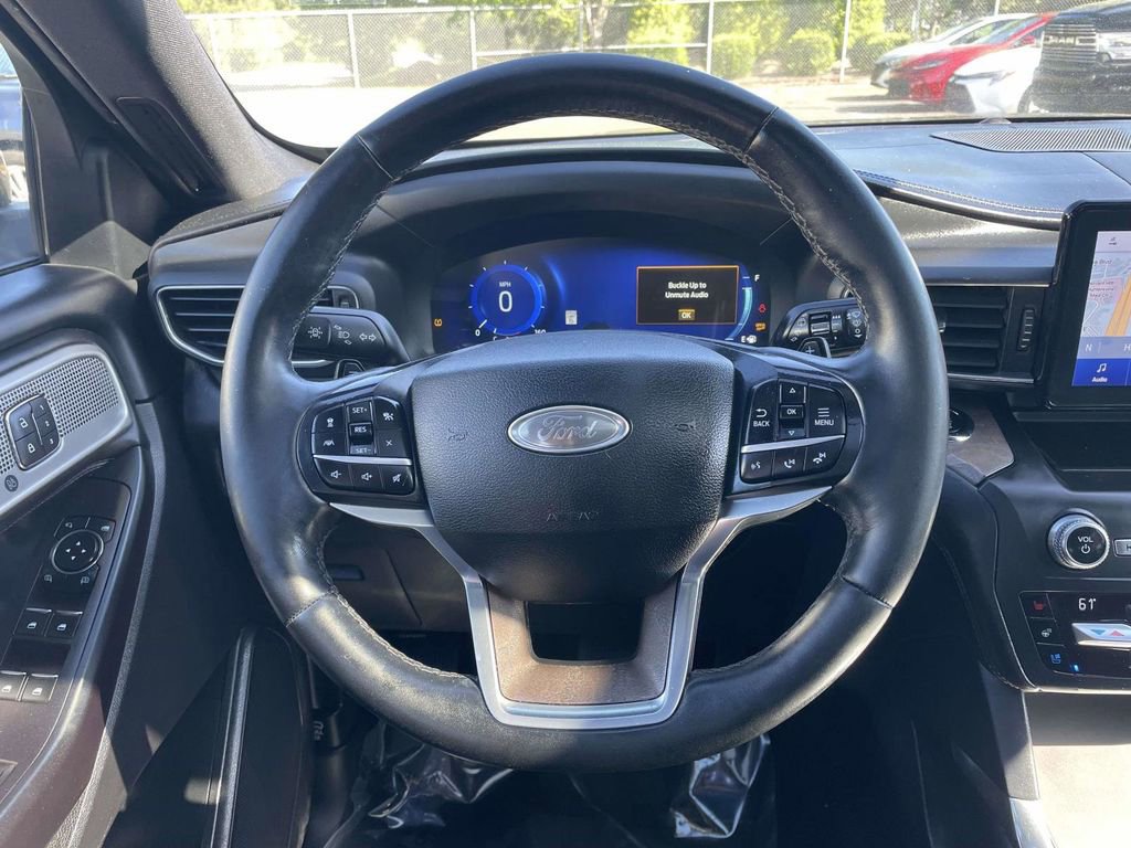 Used 2020 Ford Explorer Platinum AWD/4WD image 25