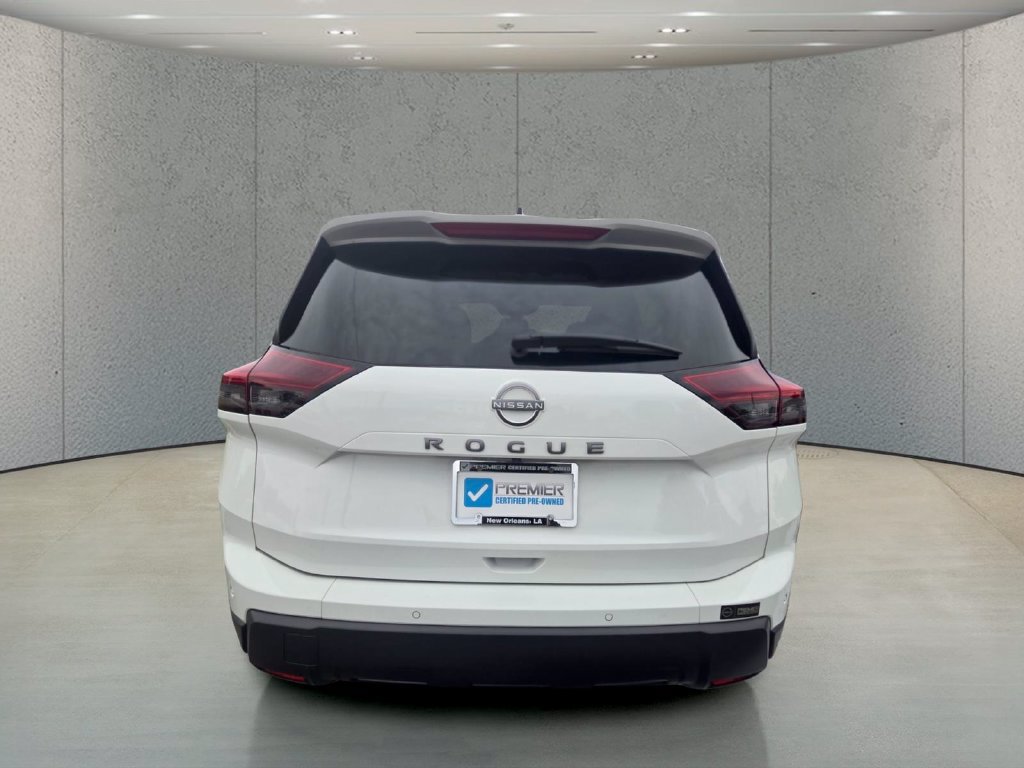 Used 2026 Nissan Rogue S FWD image 4