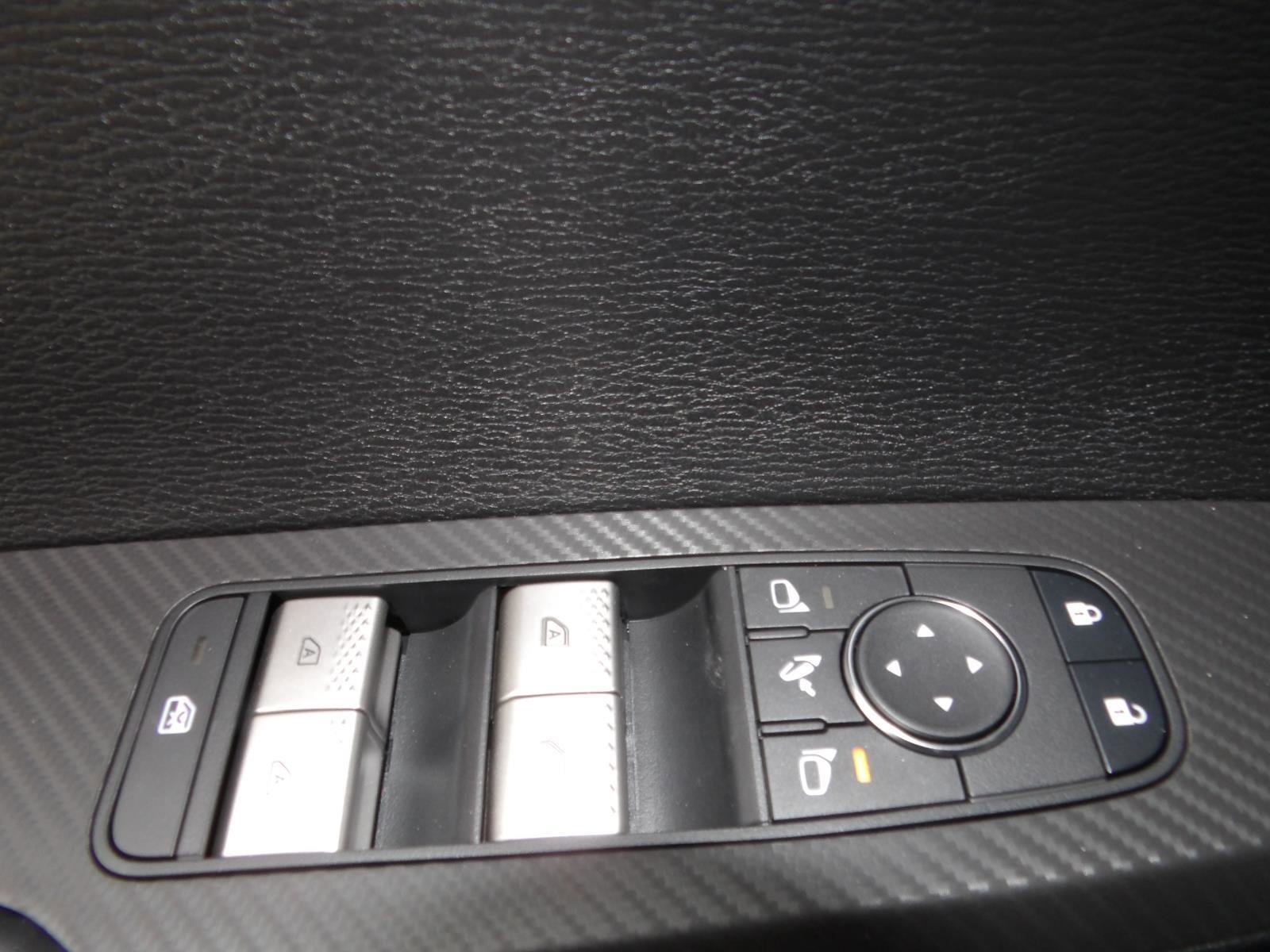 New 2026 Mitsubishi Outlander SE image 19