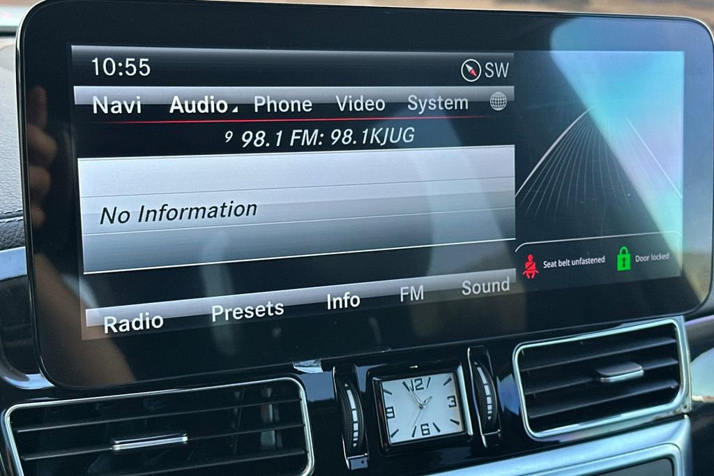 Used 2016 Mercedes-Benz GL 550 4MATIC image 22