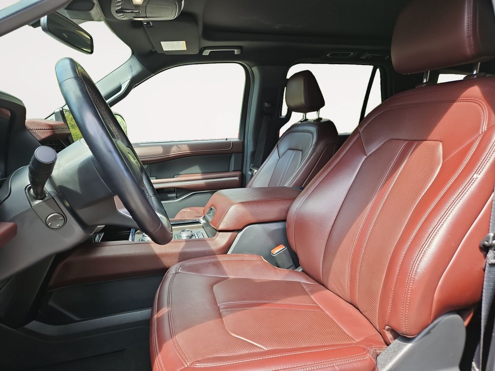 Used 2024 Ford Expedition Limited AWD/4WD image 9